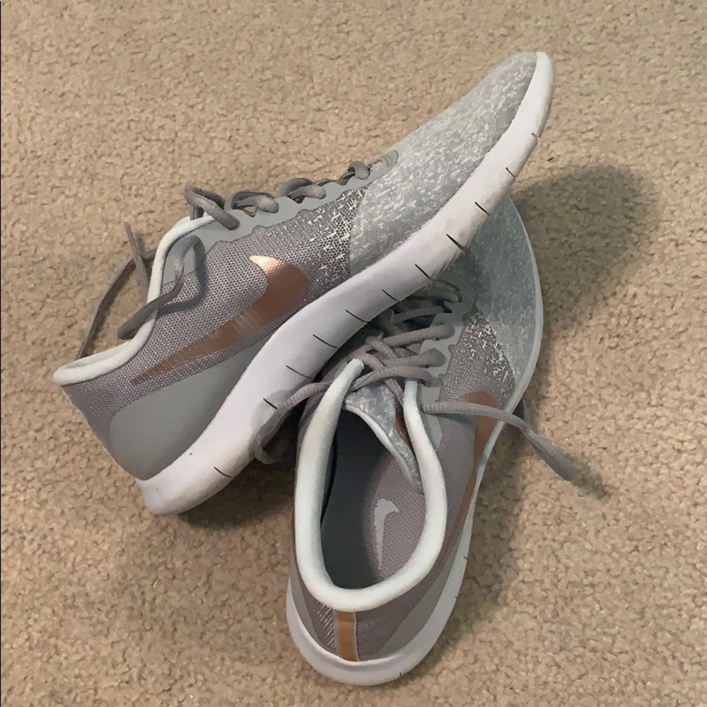Nike Tennis Shoes